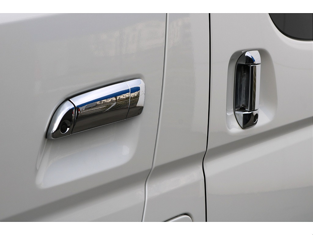 【R2年式/４ナンバー/ディーゼル4WD】★大画面ナビ★寒冷地仕様★ベッドキット★他＊＊全国ご納車OK＊＊