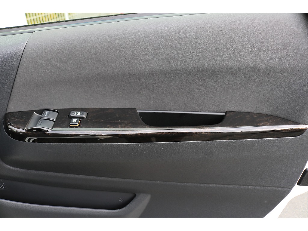 【R2年式/４ナンバー/ディーゼル4WD】★大画面ナビ★寒冷地仕様★ベッドキット★他＊＊全国ご納車OK＊＊