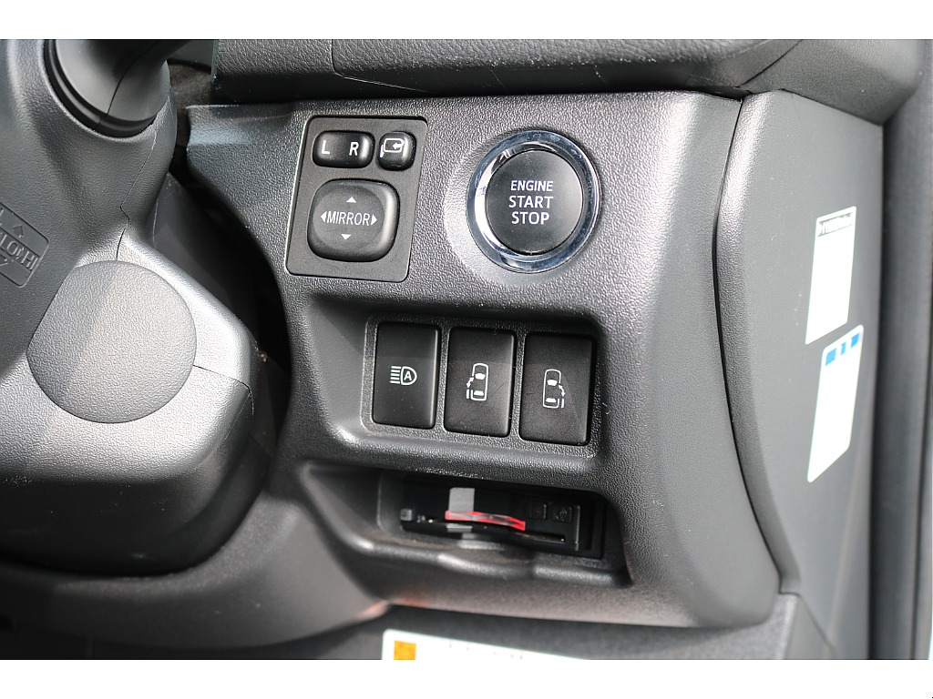 【R2年式/４ナンバー/ディーゼル4WD】★大画面ナビ★寒冷地仕様★ベッドキット★他＊＊全国ご納車OK＊＊