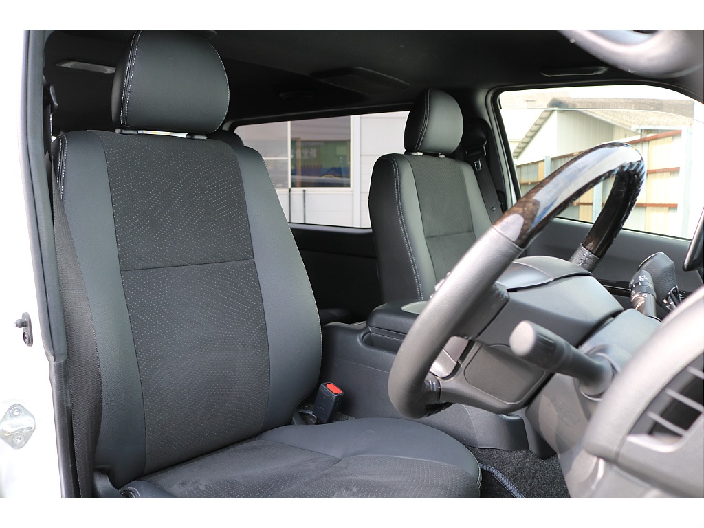 【R2年式/４ナンバー/ディーゼル4WD】★大画面ナビ★寒冷地仕様★ベッドキット★他＊＊全国ご納車OK＊＊