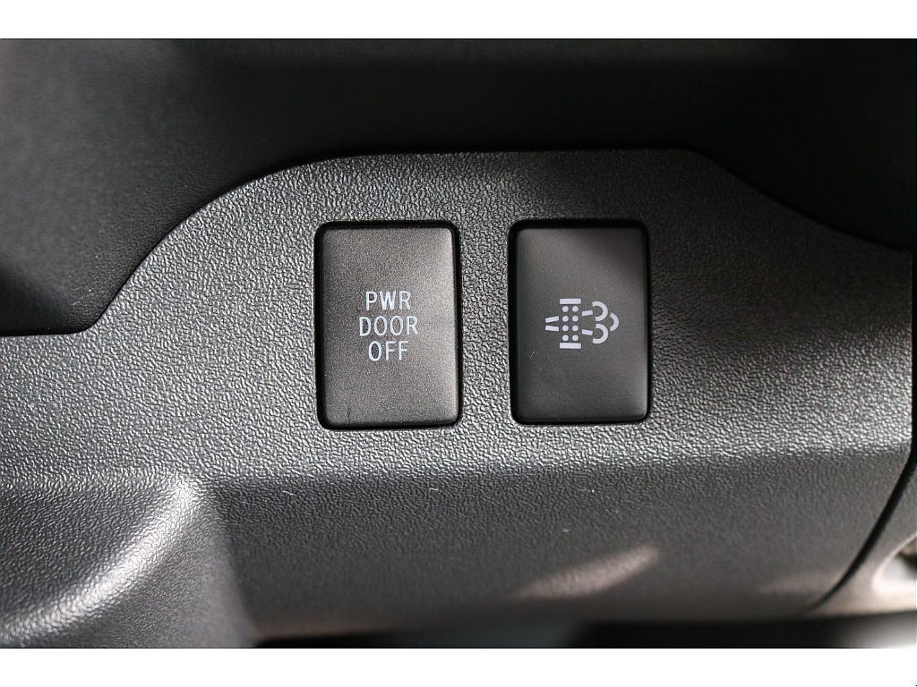 【R2年式/４ナンバー/ディーゼル4WD】★大画面ナビ★寒冷地仕様★ベッドキット★他＊＊全国ご納車OK＊＊