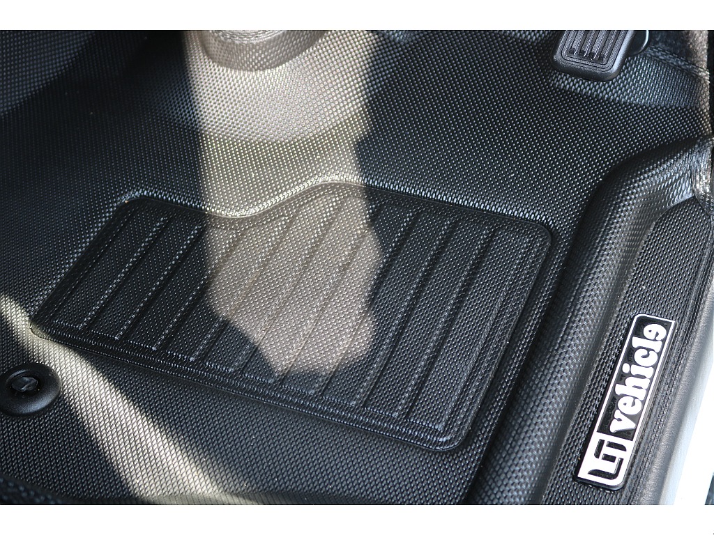 【R3年式/4ナンバー/ディーゼル4WD】TRDスポイラー★大画面ナビ★ベッドキット★他＊＊全国ご納車OK～＊＊