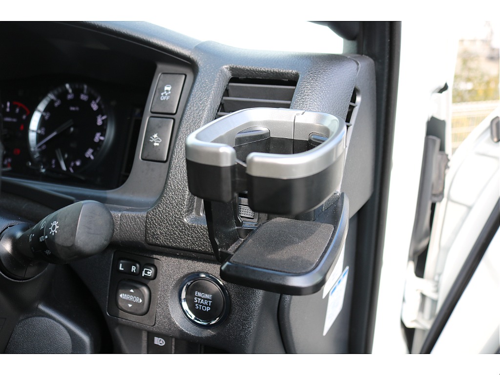 トヨタ ハイエースバン(24枚目)