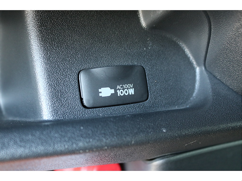 トヨタ ハイエースバン(32枚目)