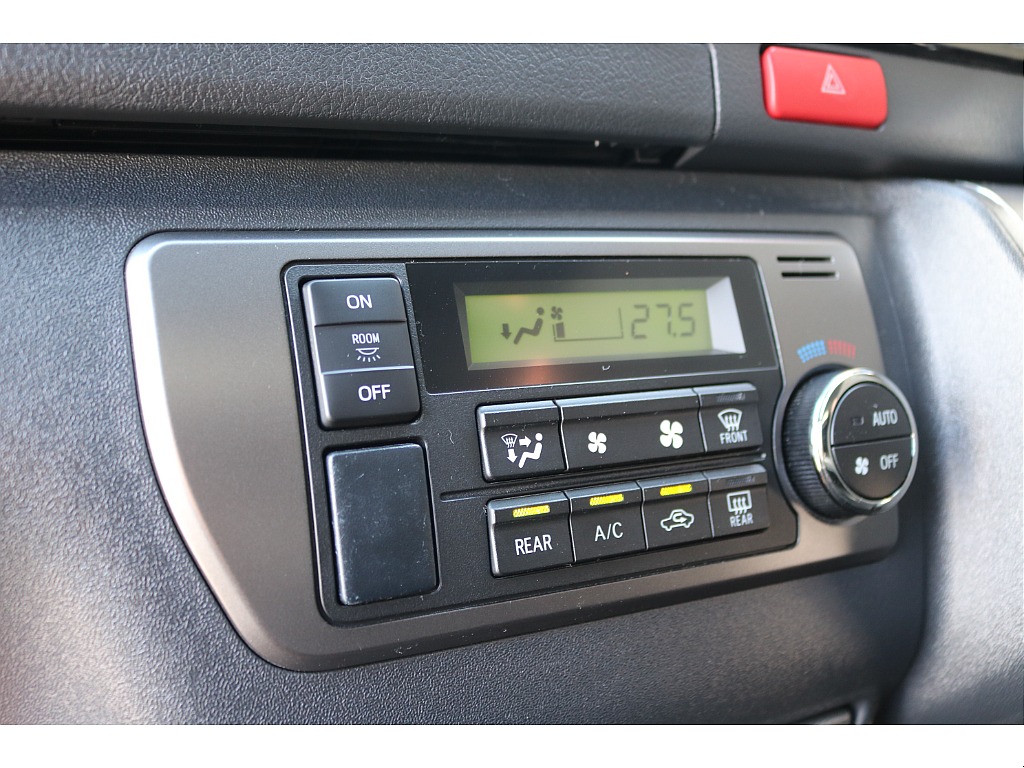 トヨタ ハイエースバン(34枚目)