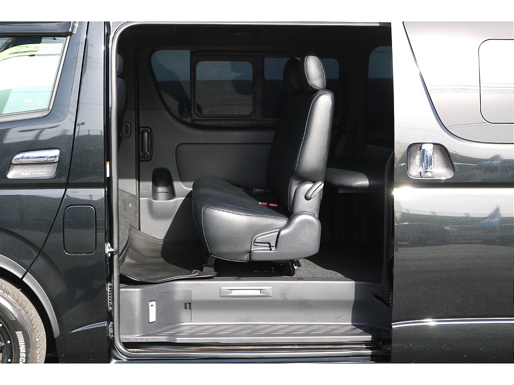 【R3年式/4ナンバー/ディーゼル4WD】オフロードPKG★大画面ナビ★ベッドキット★他＊＊全国ご納車OK～＊＊