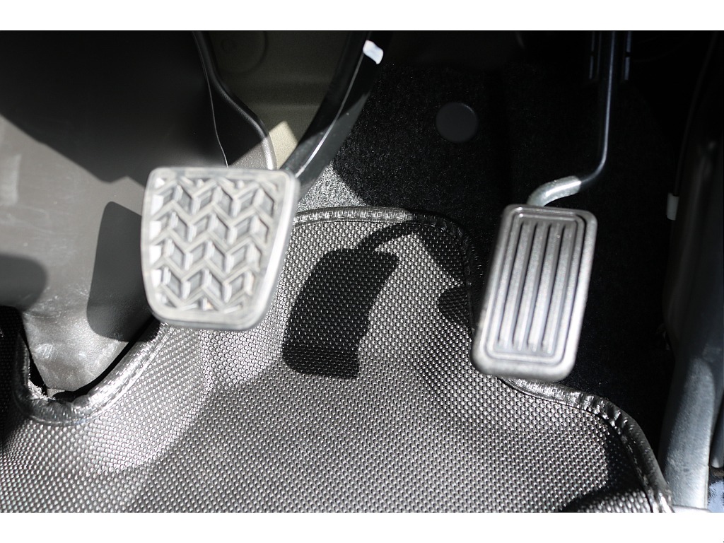 【R3年式/4ナンバー/ディーゼル4WD】オフロードPKG★大画面ナビ★ベッドキット★他＊＊全国ご納車OK～＊＊