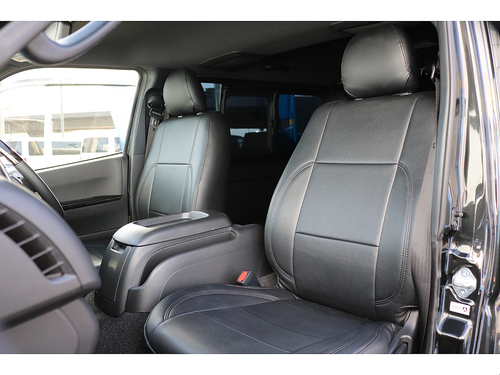 トヨタ ハイエースバン(34枚目)