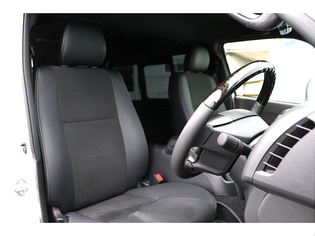 トヨタ ハイエースバン(35枚目)