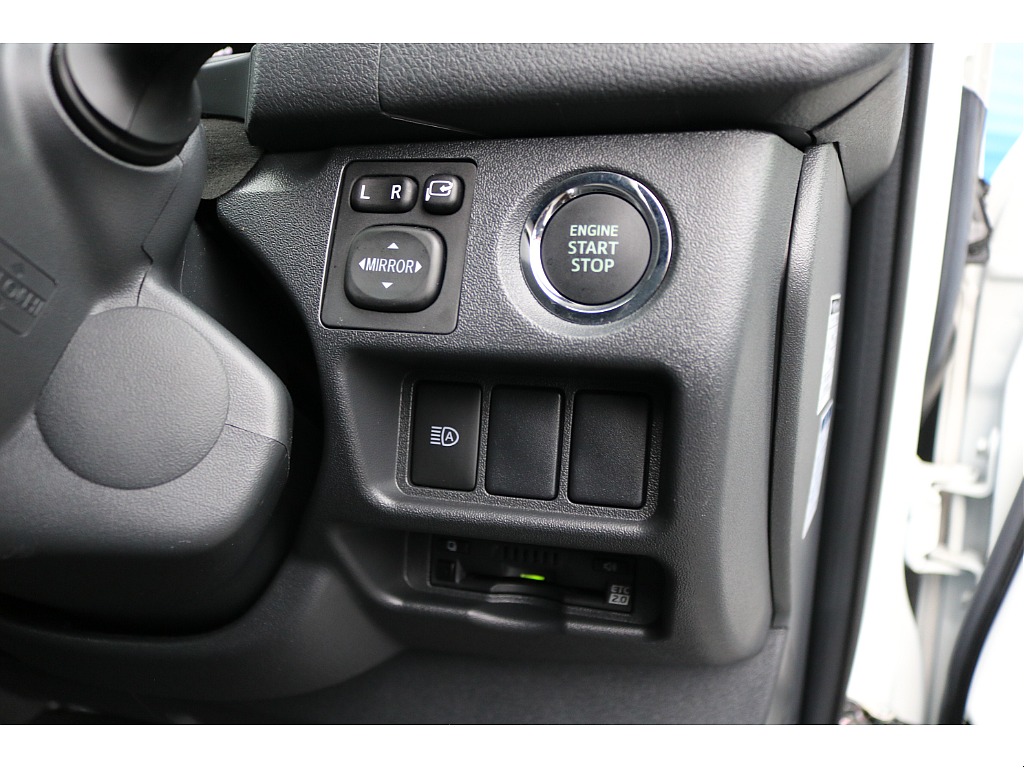 トヨタ ハイエースバン(46枚目)