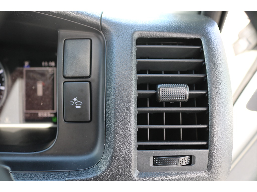 トヨタ ハイエースバン(22枚目)