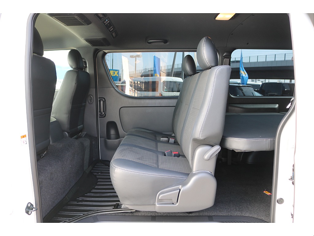 トヨタ ハイエースバン(40枚目)