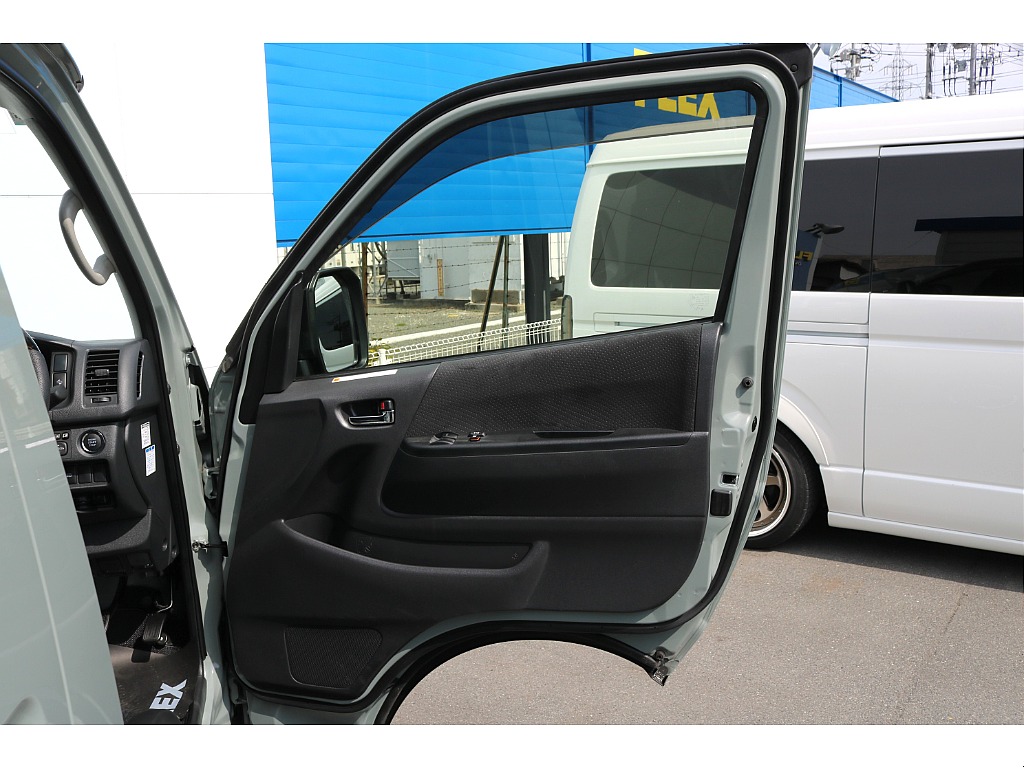 R6年式/4ナンバー/ディーゼル2WD】カーキ・ブラックエディション施工・スライドフロア・他＊＊全国ご納車OK～＊＊