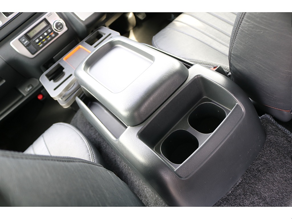 R6年式/4ナンバー/ディーゼル2WD】カーキ・ブラックエディション施工・スライドフロア・他＊＊全国ご納車OK～＊＊