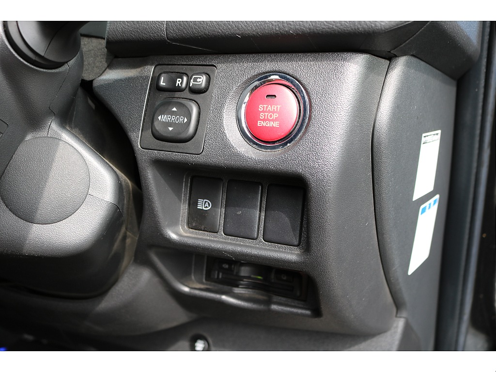 トヨタ ハイエースバン(30枚目)