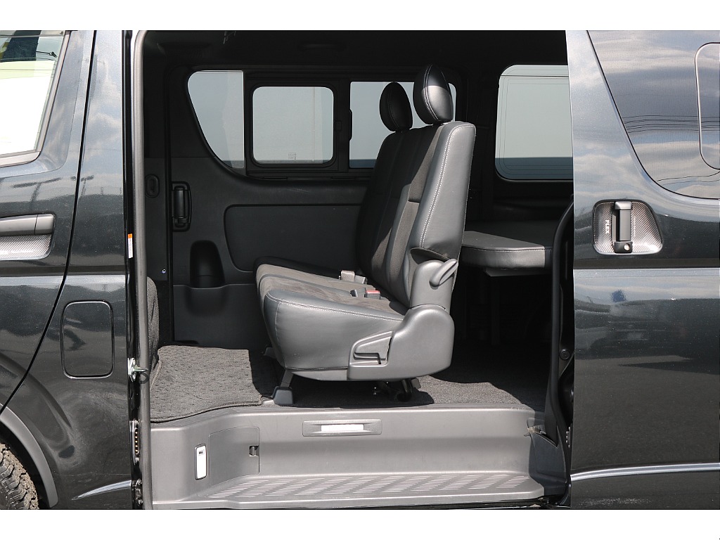 トヨタ ハイエースバン(32枚目)