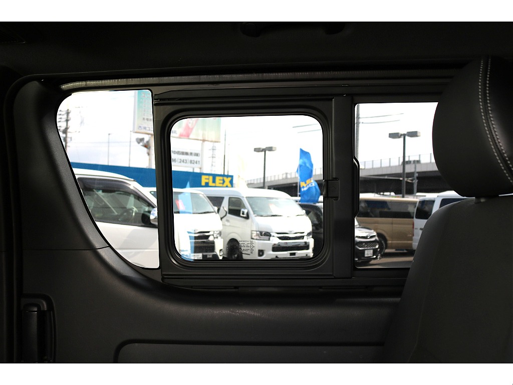 トヨタ ハイエースバン(57枚目)