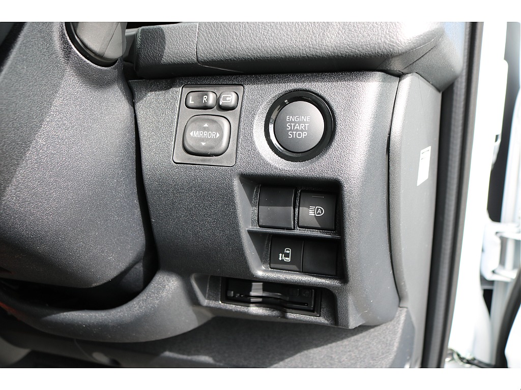 トヨタ ハイエース(38枚目)