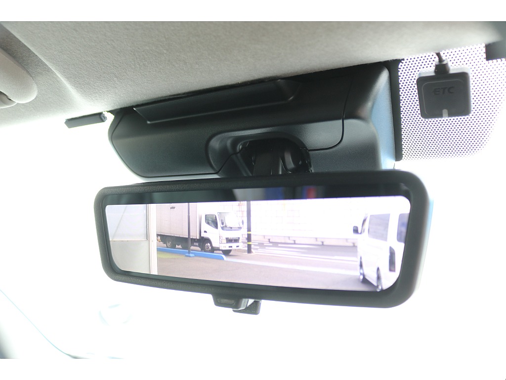 トヨタ ハイエース(34枚目)