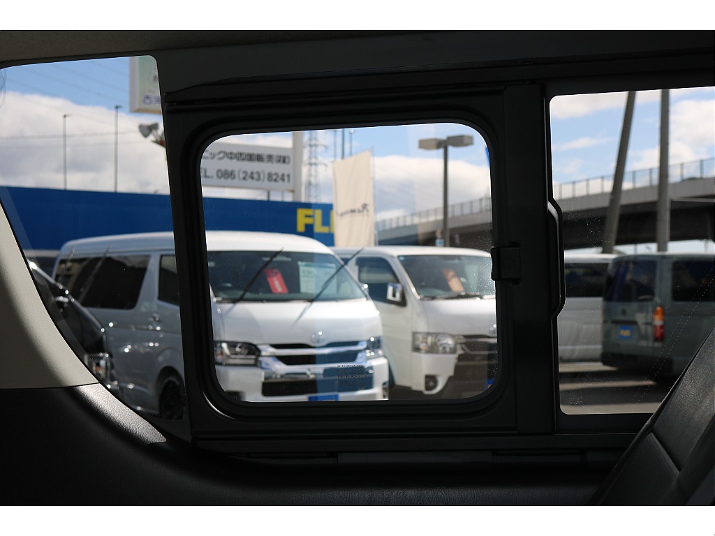 トヨタ ハイエース(49枚目)