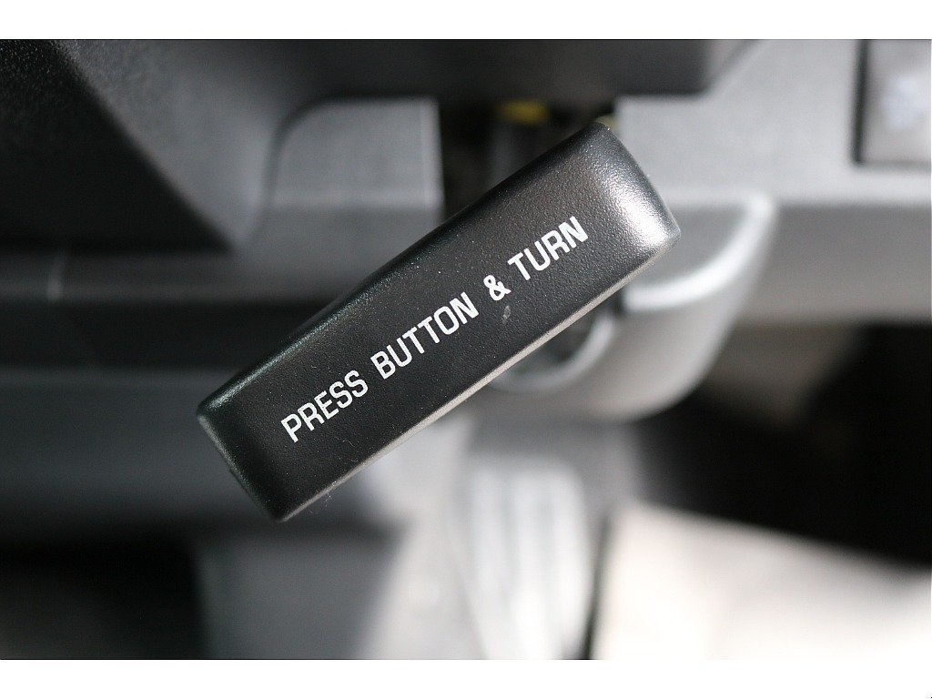 【R3年式/4ナンバー/ディーゼル2WD】・大画面ナビ・ベッドキット・他＊＊全国ご納車OK～＊＊