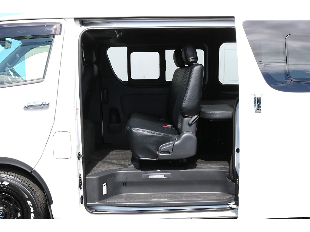 トヨタ ハイエースバン(26枚目)