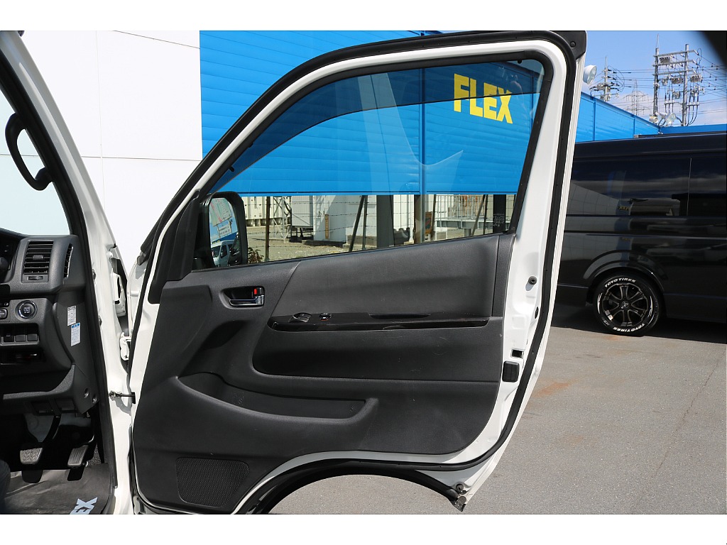 トヨタ ハイエースバン(27枚目)