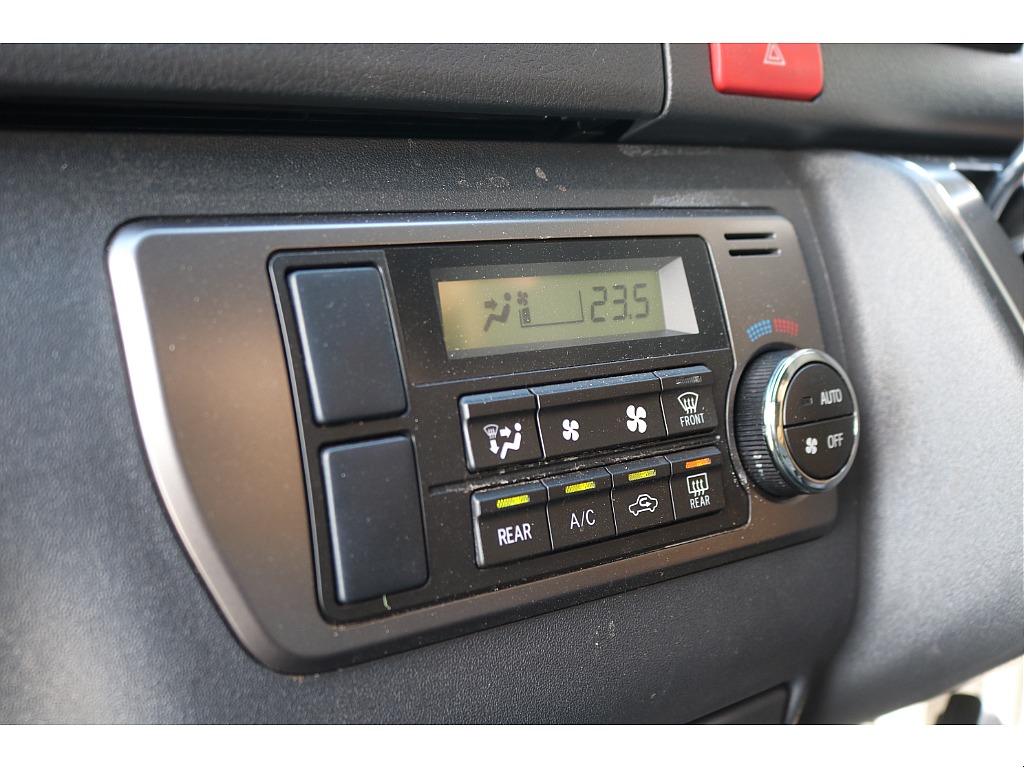 トヨタ ハイエースバン(40枚目)