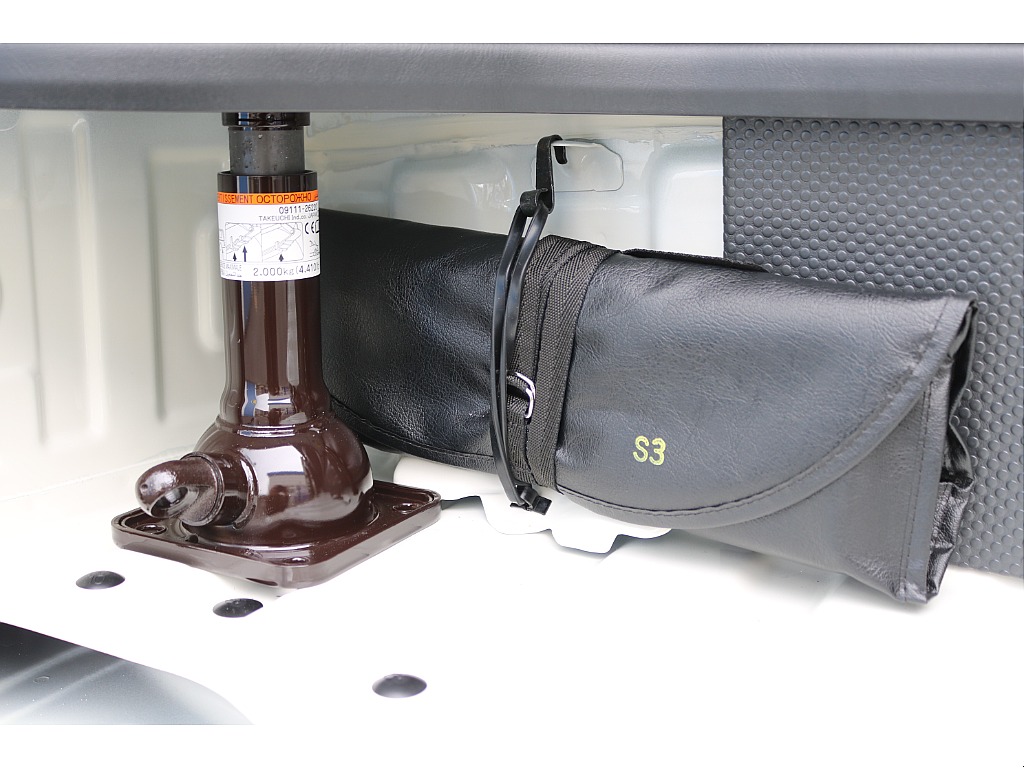 【新車8型/DX/ディーゼル4WD/4ナンバー】FLEXカスタムてんこ盛り・大画面ナビ＊＊全国納車可能＊