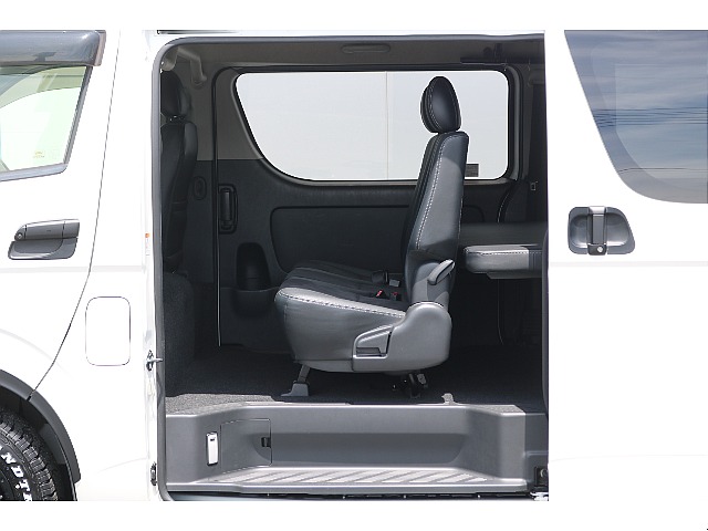 【H30年式/1ナンバー/ガソリン4WD】買取直販★BIG-Xナビ★ベッドキット他＊＊全国ご納車OK＊＊