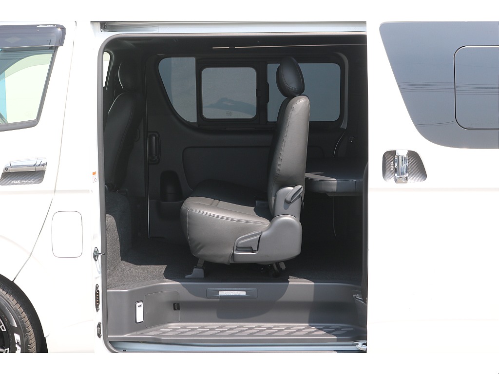 【R7年式/8型/4ナンバー/ディーゼル2WD】買取直販★ベッドキッド★大画面ナビ他＊＊全国ご納車OK＊＊
