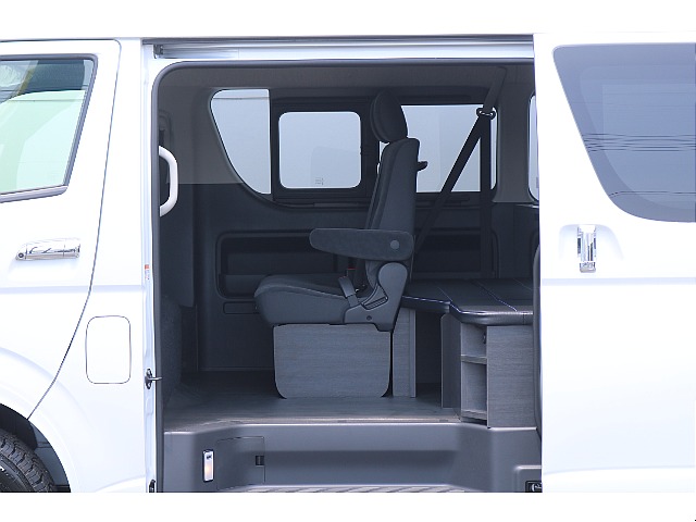 【新車/9型/3ナンバー/ガソリン4WD】シートアレンジファミリア★後席モニター他＊＊全国ご納車OK＊＊