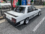 日産 スカイライン4ドア(4枚目)