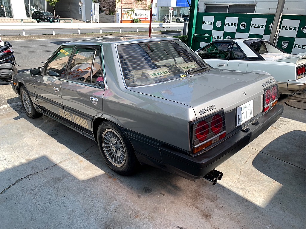 日産 スカイライン4ドア(7枚目)