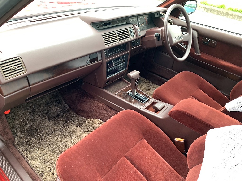 日産 グロリア４ドアHT(18枚目)