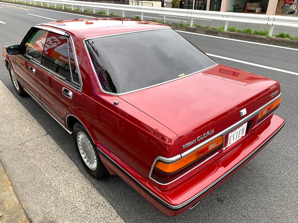 日産 グロリア４ドアHT(8枚目)