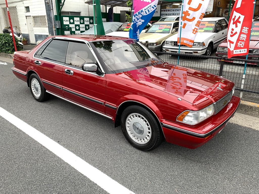 日産 グロリア４ドアHT(1枚目)