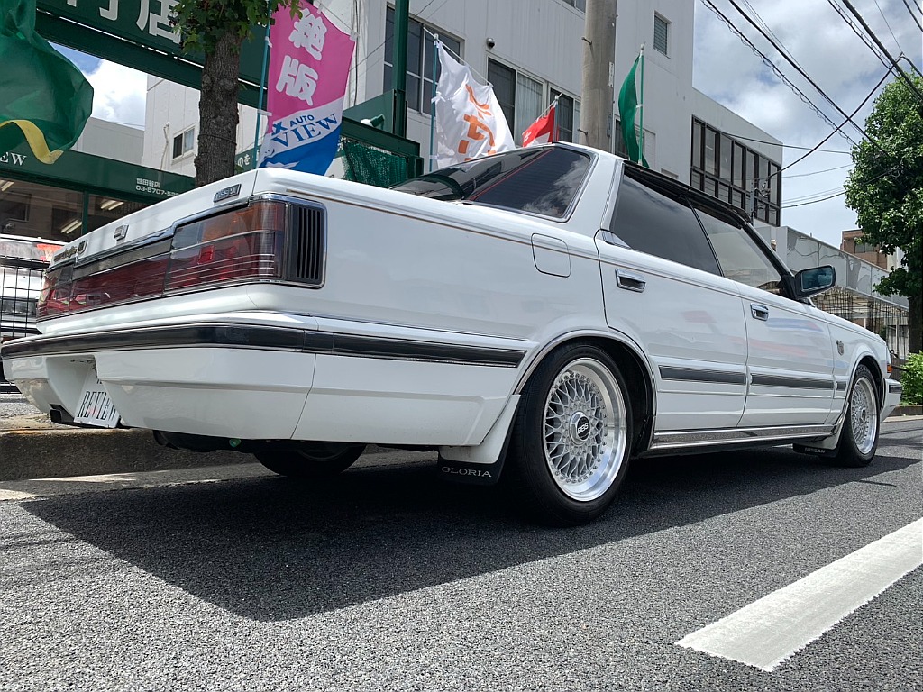 日産 グロリア ４ドアＨＴ(5枚目)