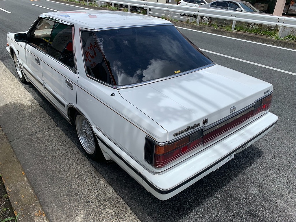 日産 グロリア ４ドアＨＴ(6枚目)