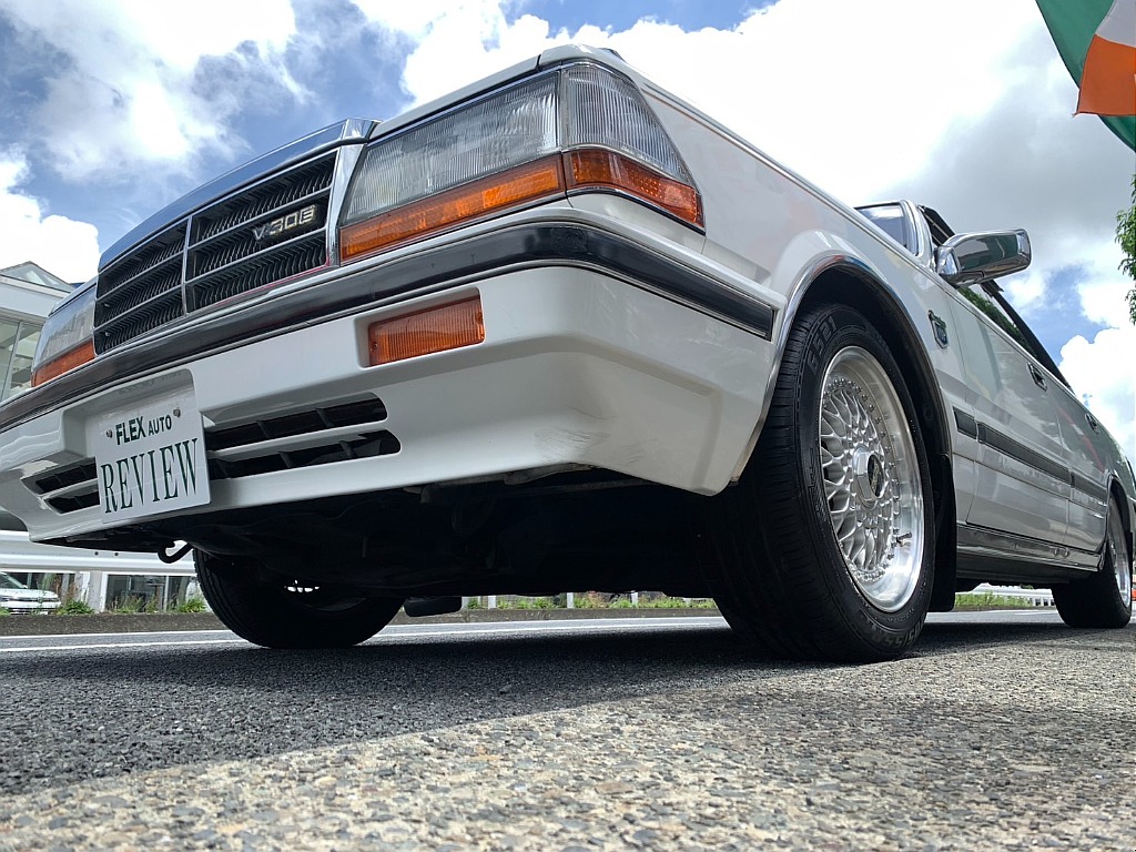 日産 グロリア ４ドアＨＴ(9枚目)