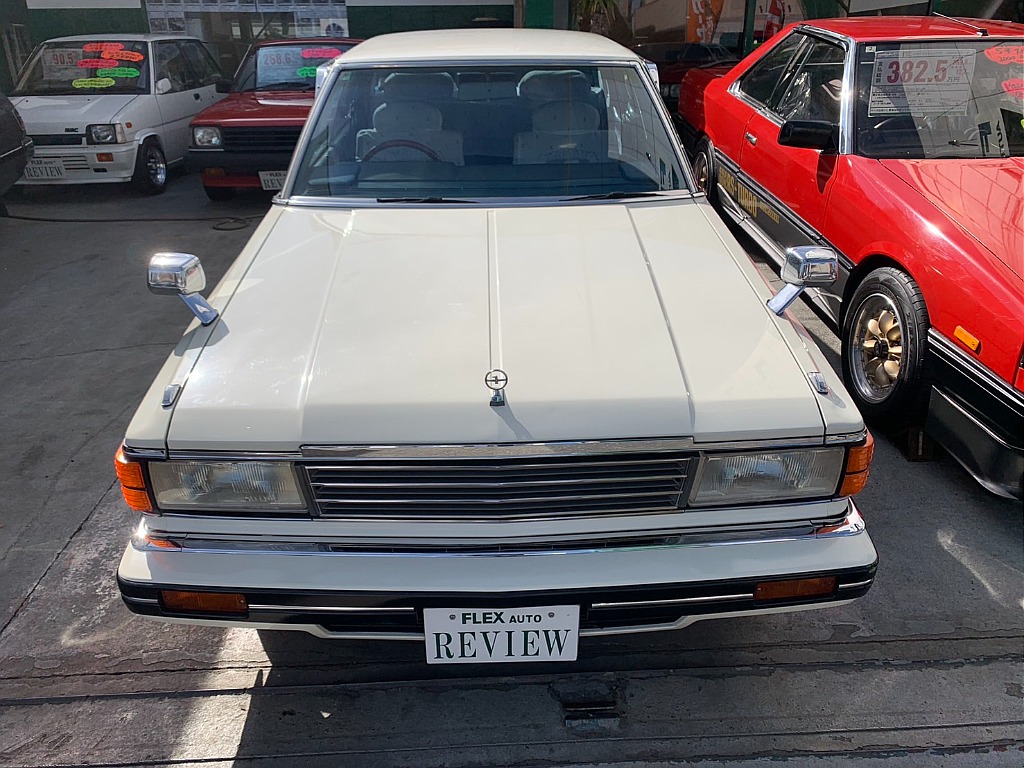 日産 グロリア4ドアHT(2枚目)