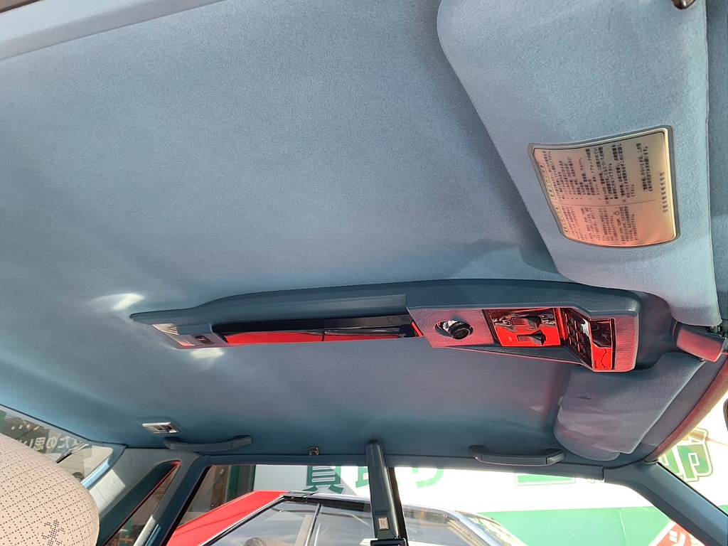 日産 グロリア4ドアHT(16枚目)