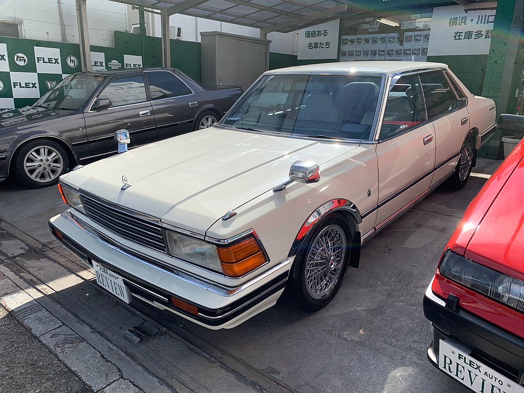 日産 グロリア4ドアHT(10枚目)