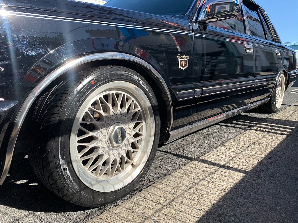 日産 セドリック4ドアセダン(14枚目)