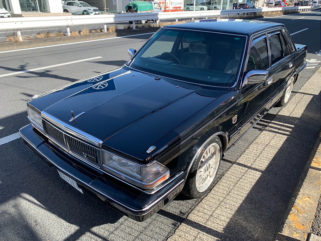 日産 セドリック4ドアセダン(15枚目)