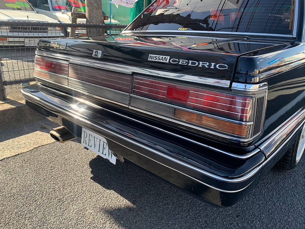日産 セドリック4ドアセダン(19枚目)