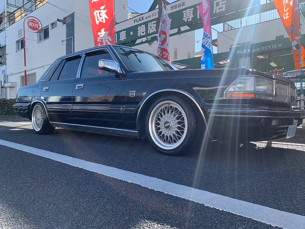 日産 セドリック4ドアセダン(4枚目)