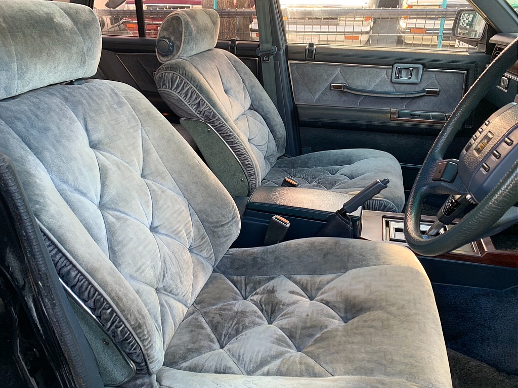 日産 セドリック4ドアセダン(37枚目)