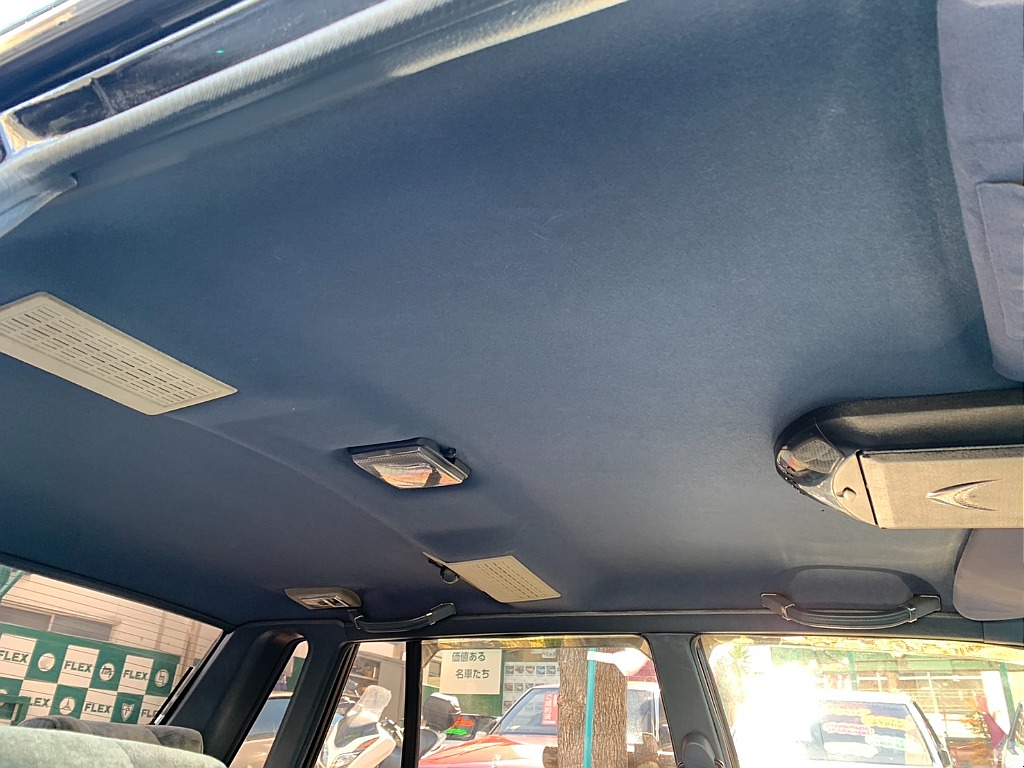 日産 セドリック4ドアセダン(38枚目)