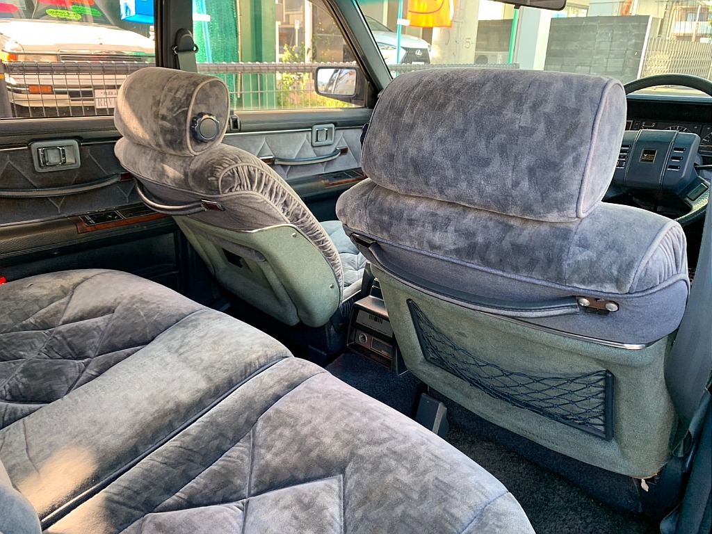 日産 セドリック4ドアセダン(42枚目)